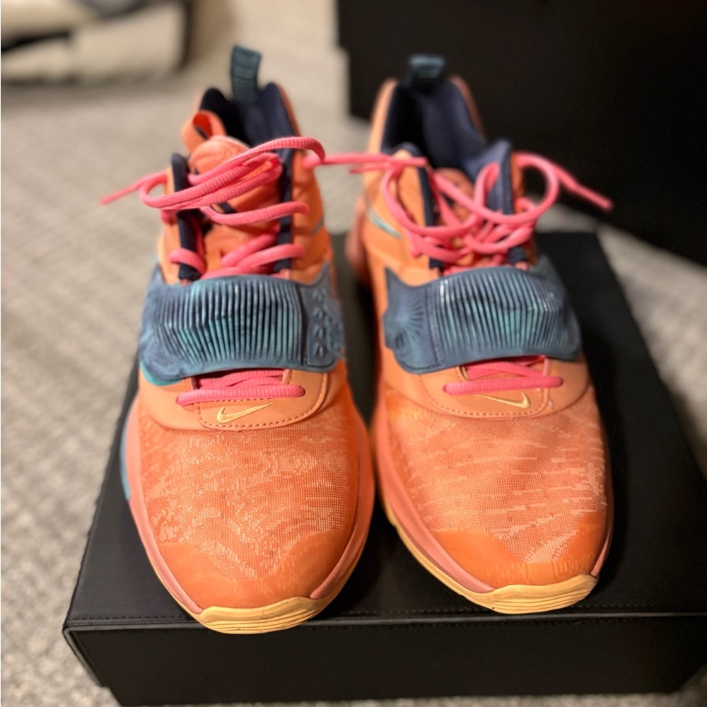 Colorful Men’s Giannis Antetokounmpo Sneakers